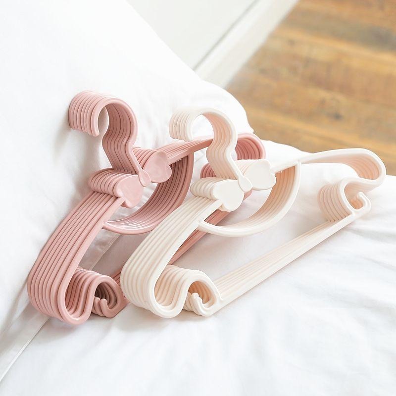 Baby Clothing Rack - 10 個ベビー服ラックポータブルプラスチックタオルディスプレイスカーフハンガー子供服オーガナイザー防風子供コートハンガー
