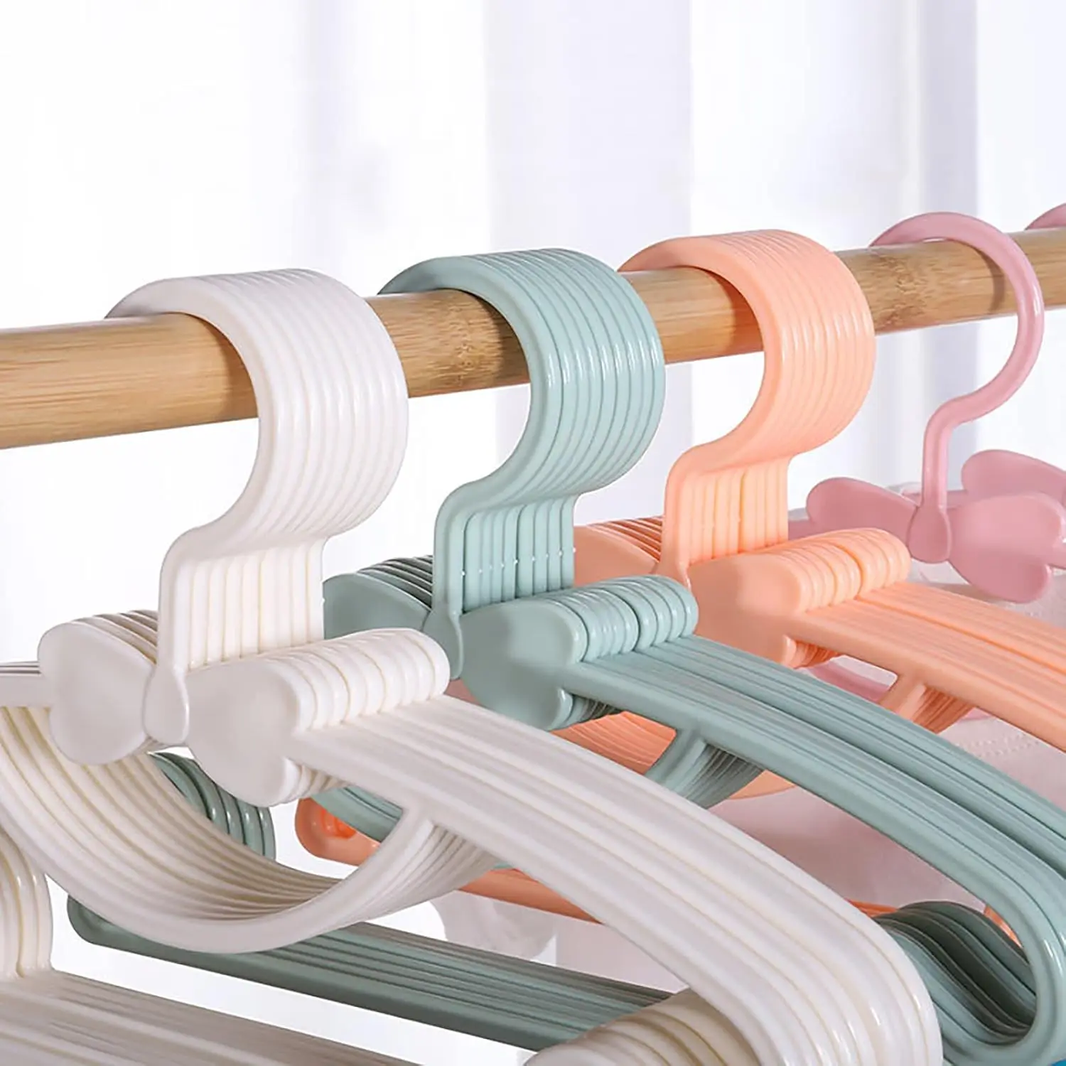 ベビー服ラック プラスチック製タオルディスプレイ スカーフハ - Baby Clothing Rack のレビューと価格